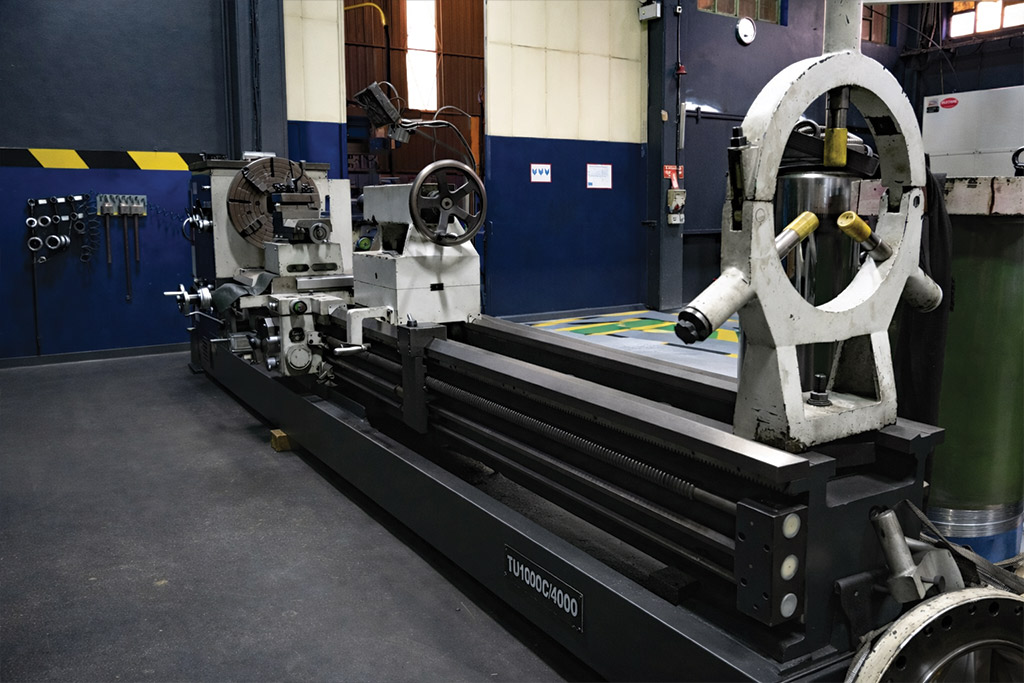 TOSS HORIZONTAL LATHE
